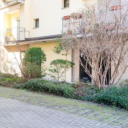 Parma Fiere Studio Con Parcheggio E Balcone Lägenhet Exteriör bild