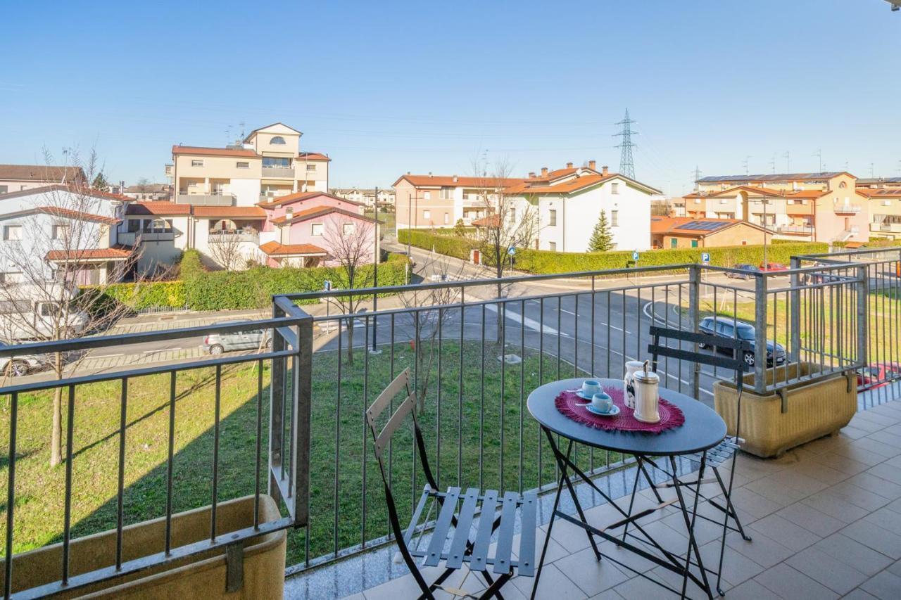 Parma Fiere Studio Con Parcheggio E Balcone Lägenhet Exteriör bild