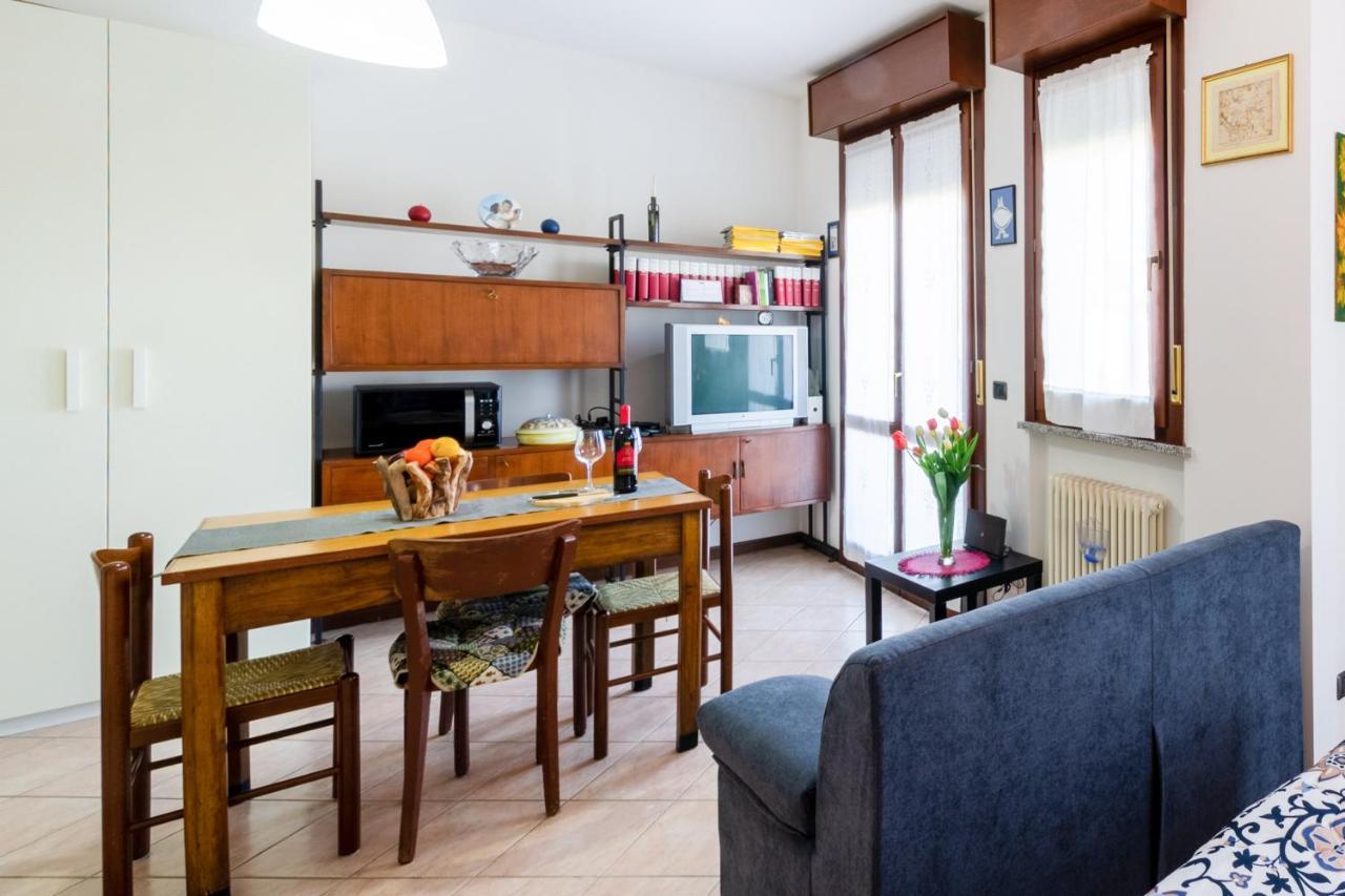 Parma Fiere Studio Con Parcheggio E Balcone Lägenhet Exteriör bild
