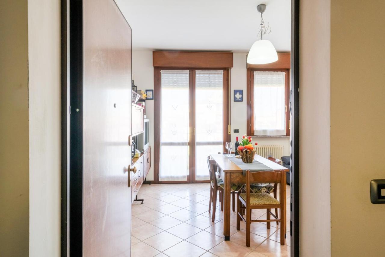 Parma Fiere Studio Con Parcheggio E Balcone Lägenhet Exteriör bild